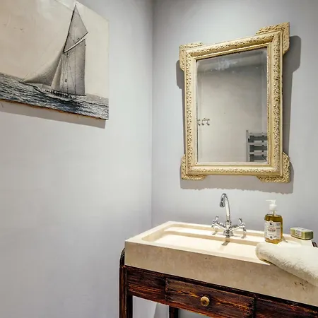 Charming In The Heart Of Apartment