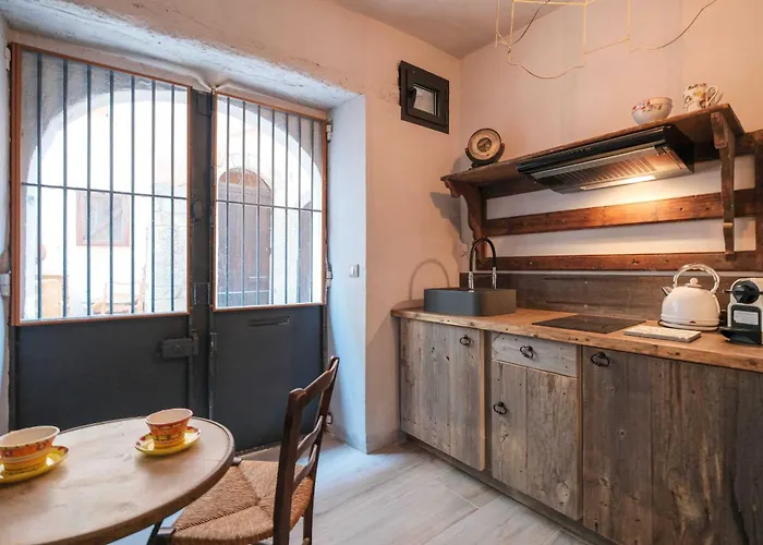 Charming In The Heart Of Daire